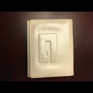 Gucci white leather wallet